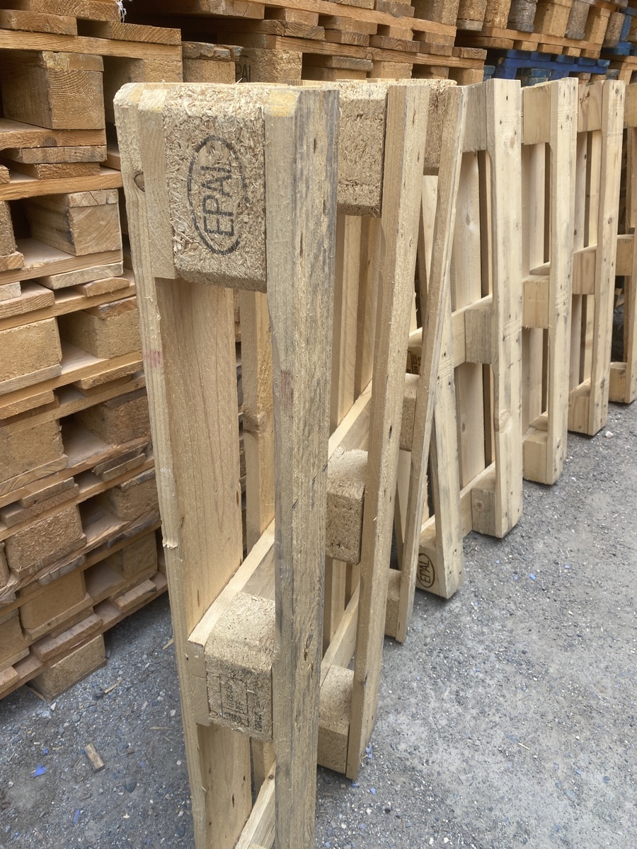 Used Plastic pallets - Image 12