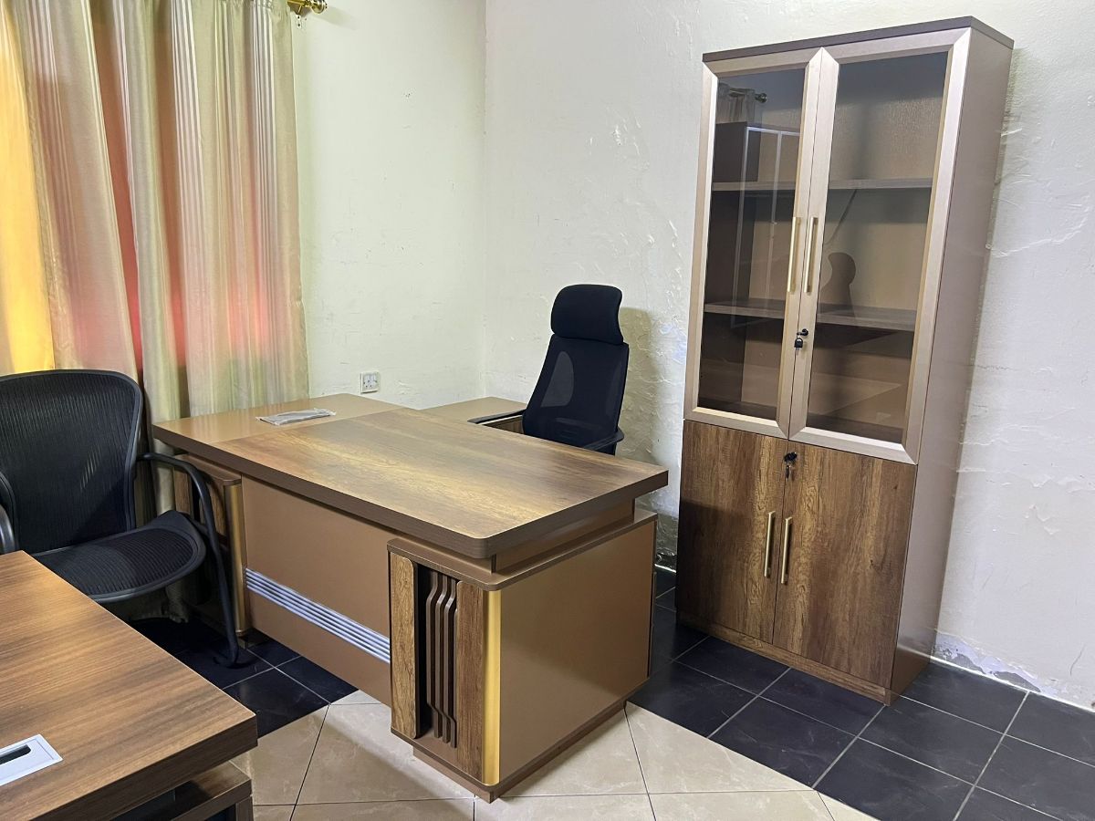 Used office desk and chair buy and sell 55157083 - Image 1