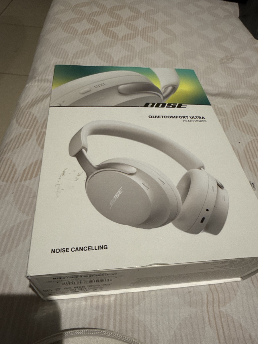 Bose Quiet Comfort Ultra - Image 1