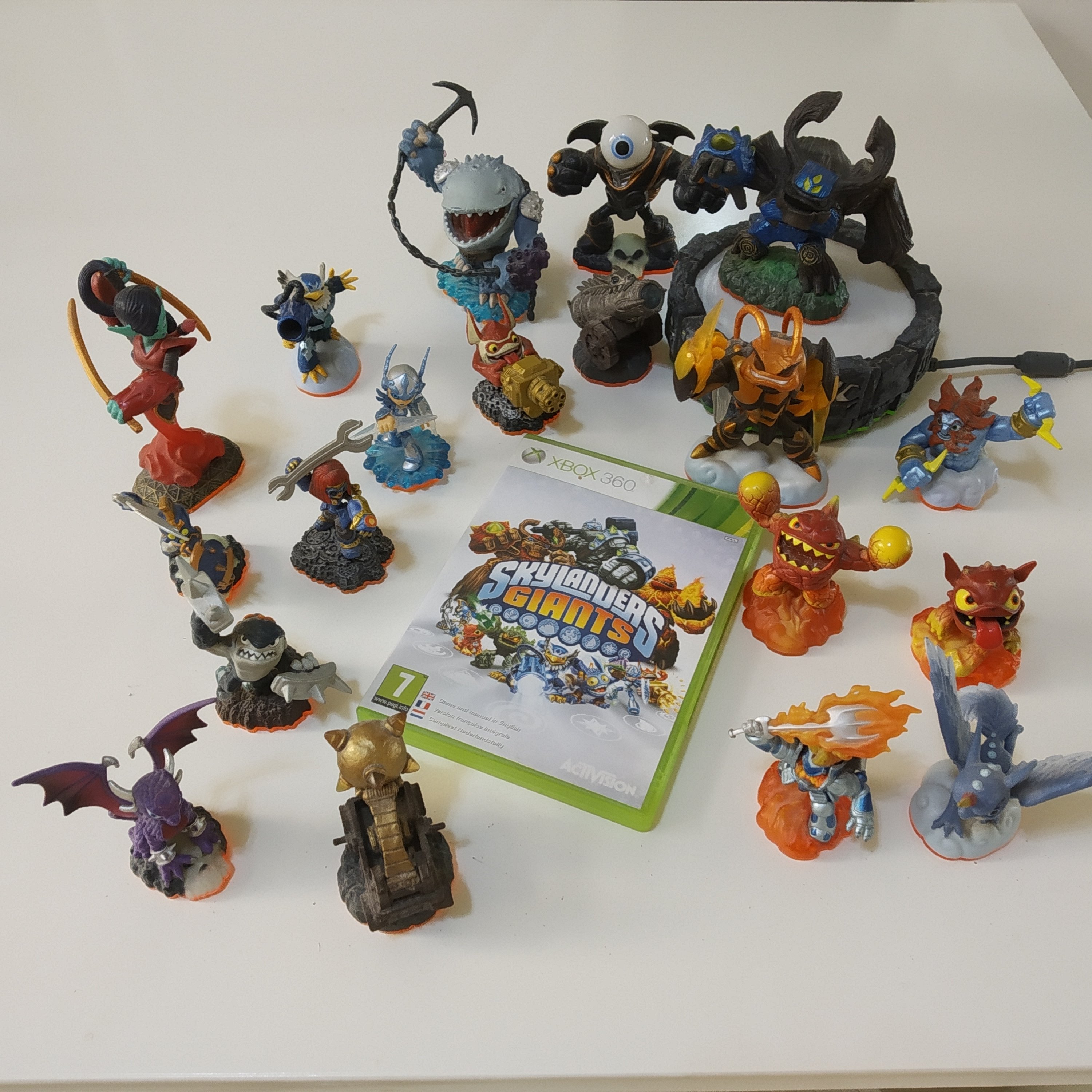 Skylanders Xbox Game, Portal of Power and Figurines - Image 12