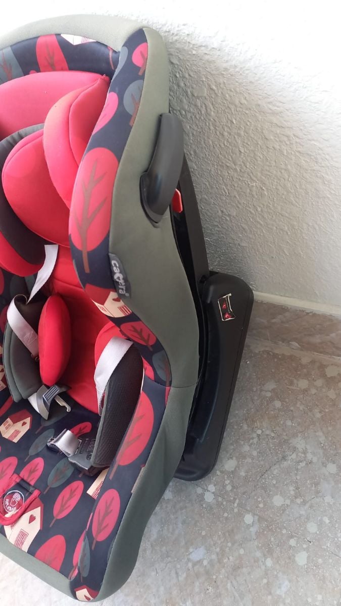 NEARLY NEW! Baby Travel System Bundle for Sale! - Image 5