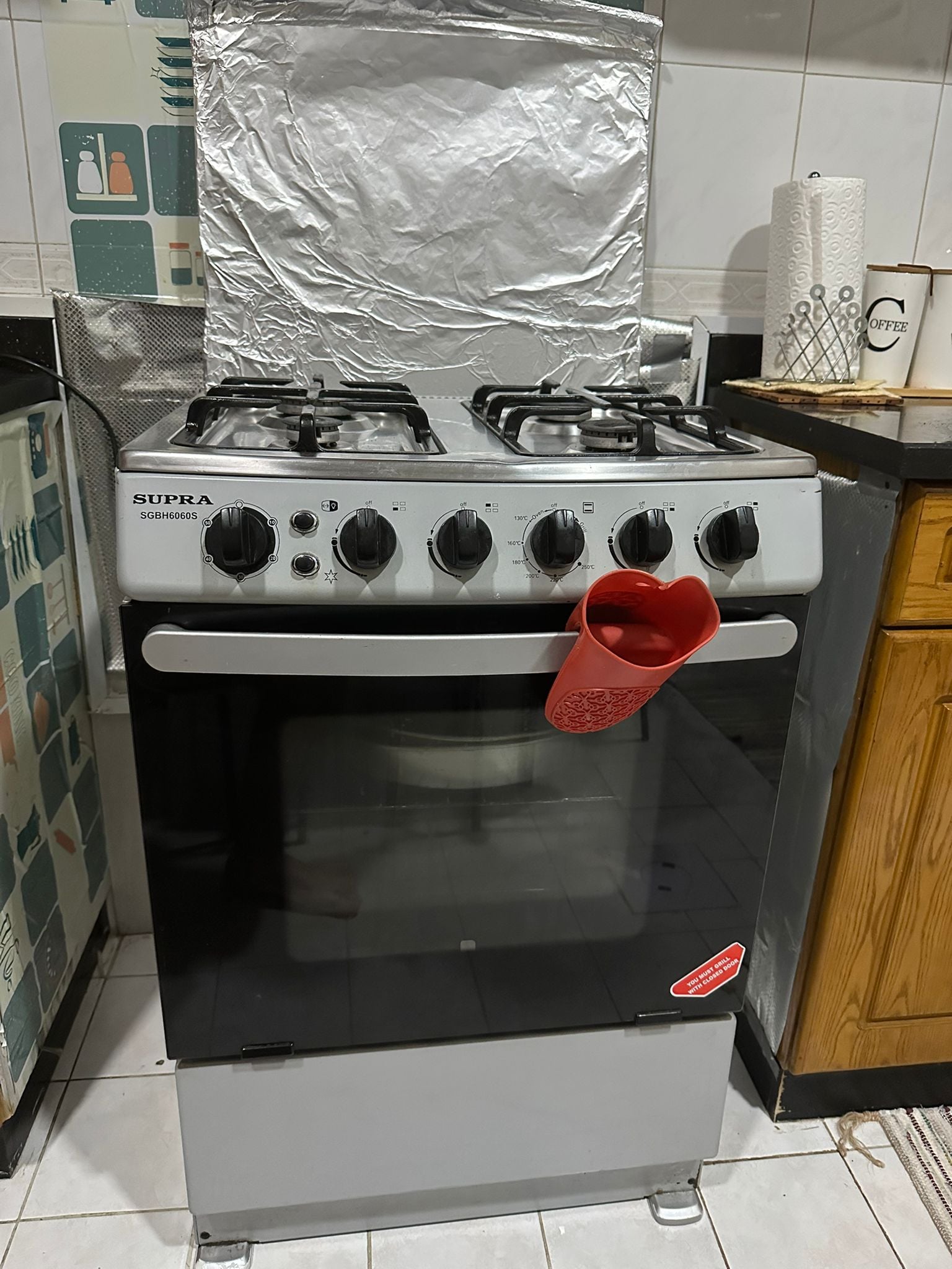 ثلاجة وفرن غاز منزلي بحالة ممتازة | LG Refrigerator & Supra Gas Oven - Image 1