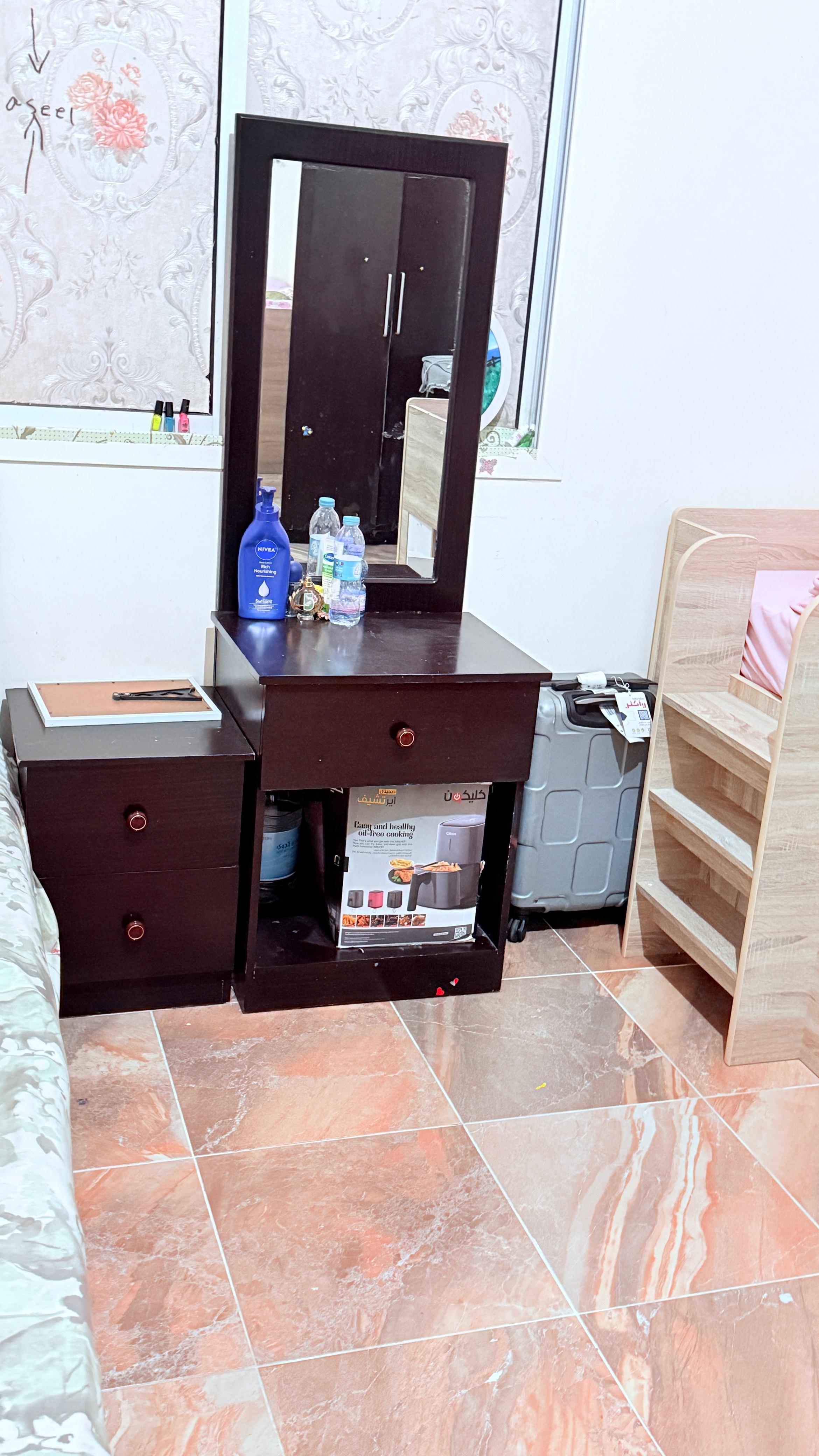 Bed, Mattress, Side table and Dressing Table - QR 600  - Image 2