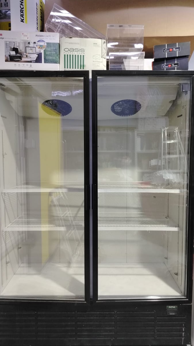 Flowers refrigerator in working condition - Image 3