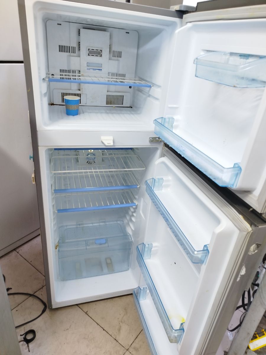 Daweoo double door refrigerator for sale - Image 4