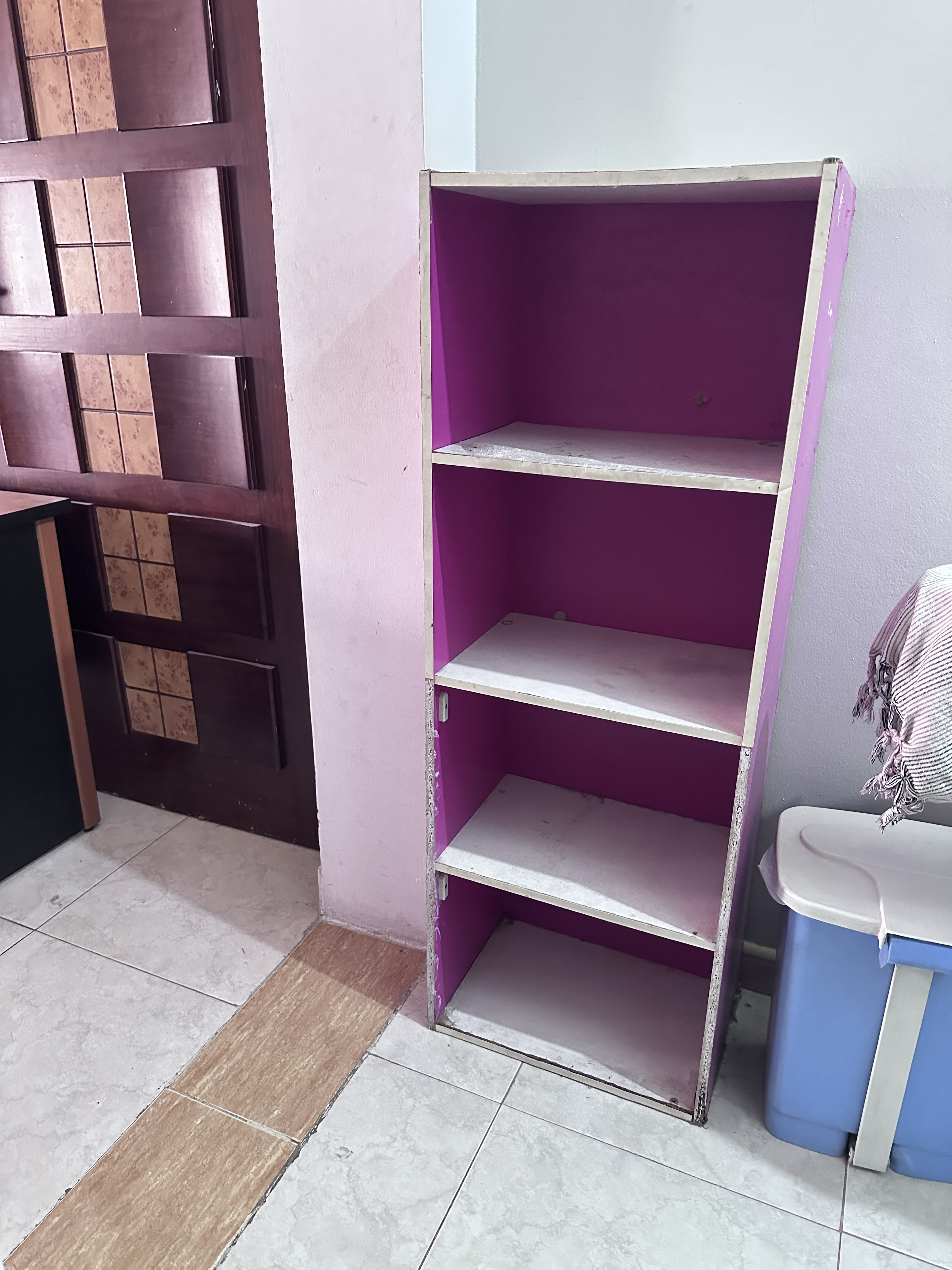 small shelves - Image 1