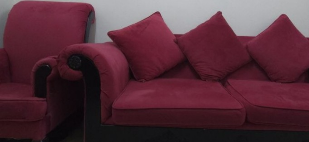 Red sofa ( 3 + 1 seater) - Image 3