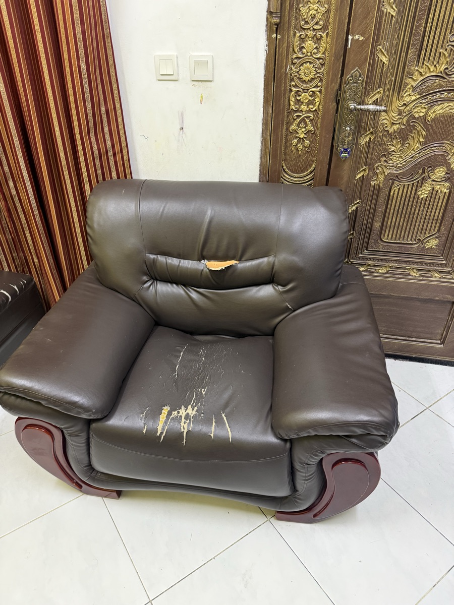 Free: Sofa L shape and king single sofa - Image 3
