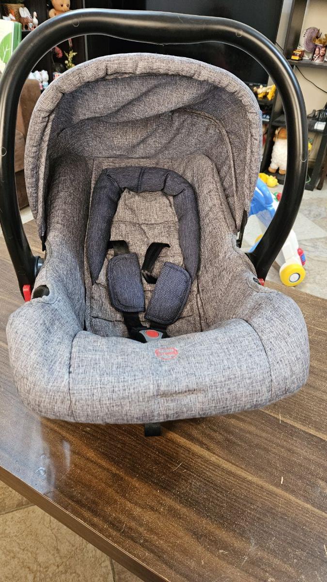 Infant / baby car seat / carry cot - Image 7
