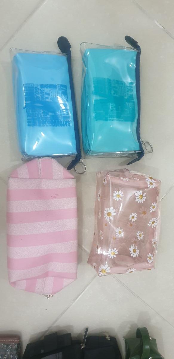 Pencil cases and water bottles - Image 5