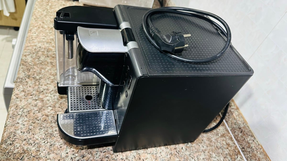 Nesspresso Lattissimia coffee machine - Image 4