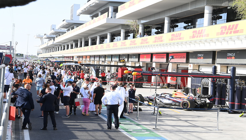 F1 PIT-LANE WALK TICKET - Image 1