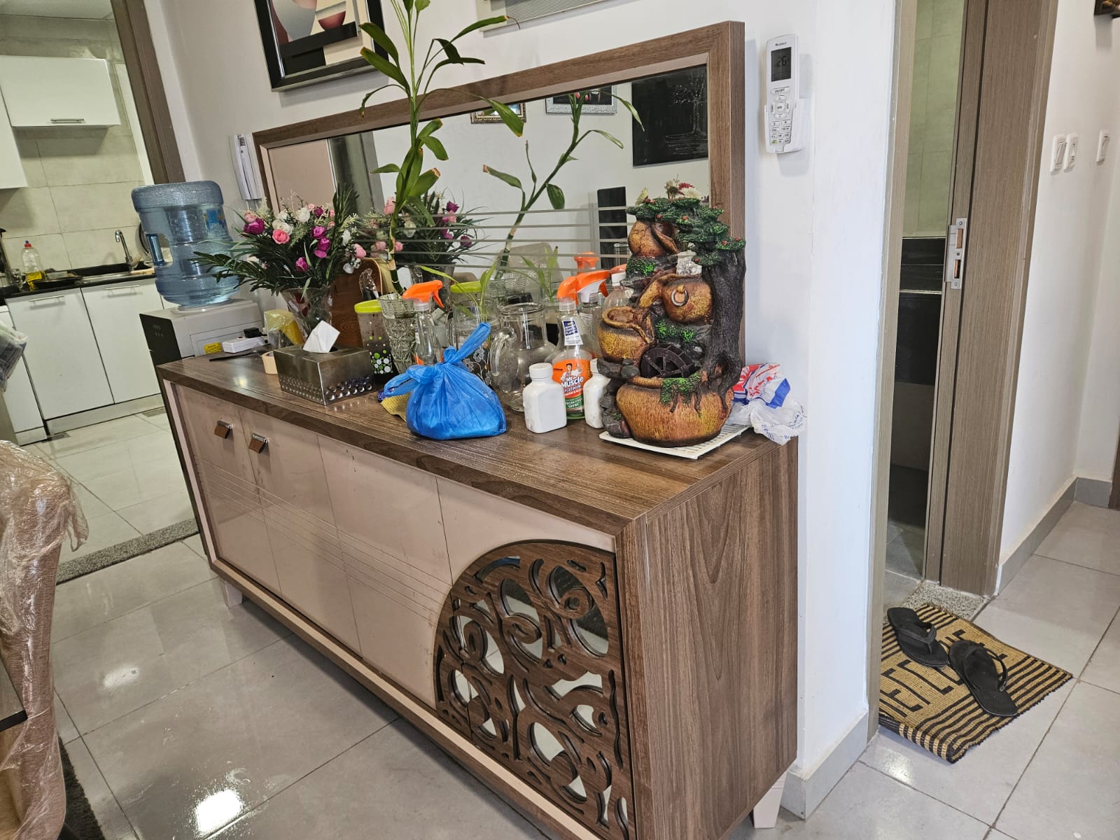 Cupboard with mirror - Image 1