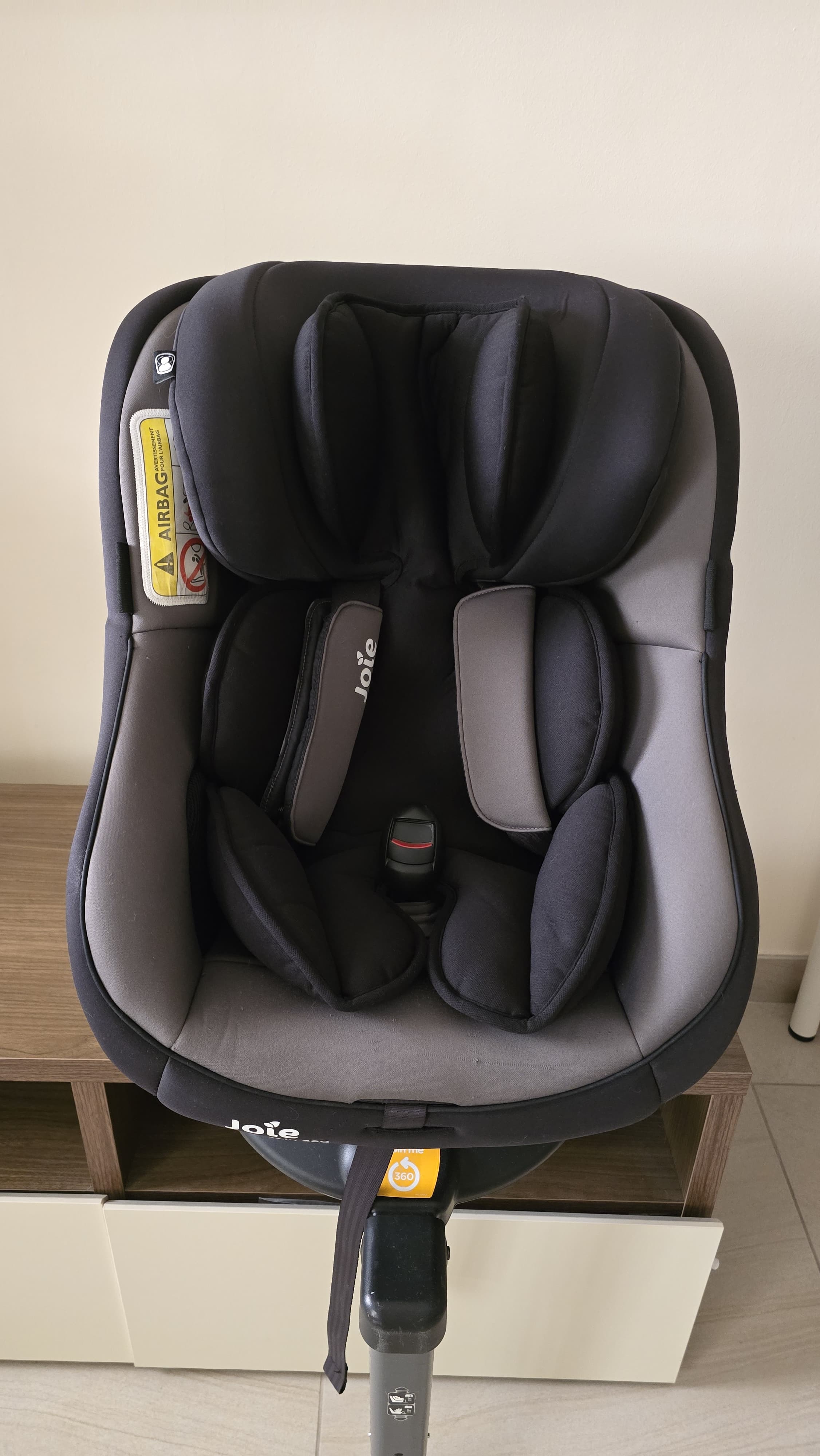 Child Car Seat with 360° Spin - Image 1