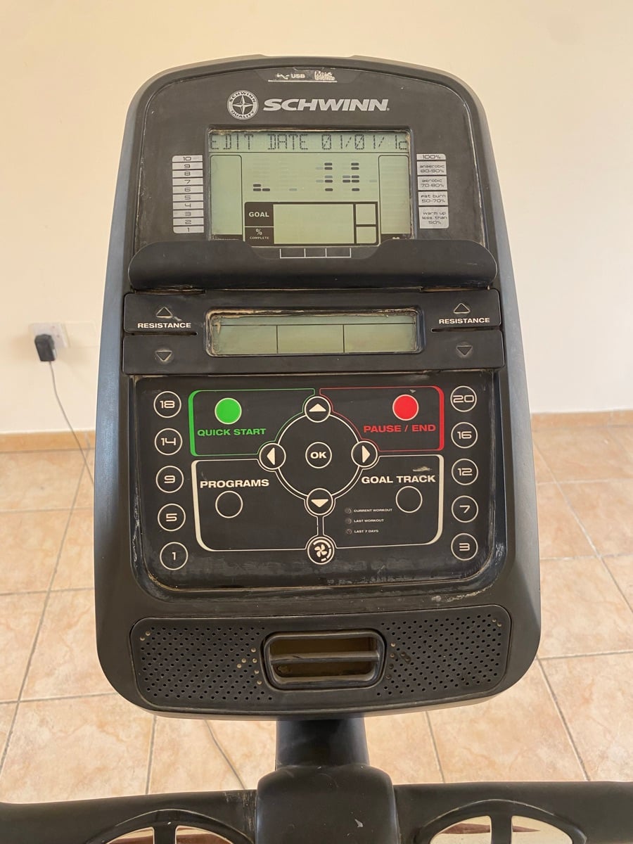 Exercise Bicycle Schwinn Quality - Image 3