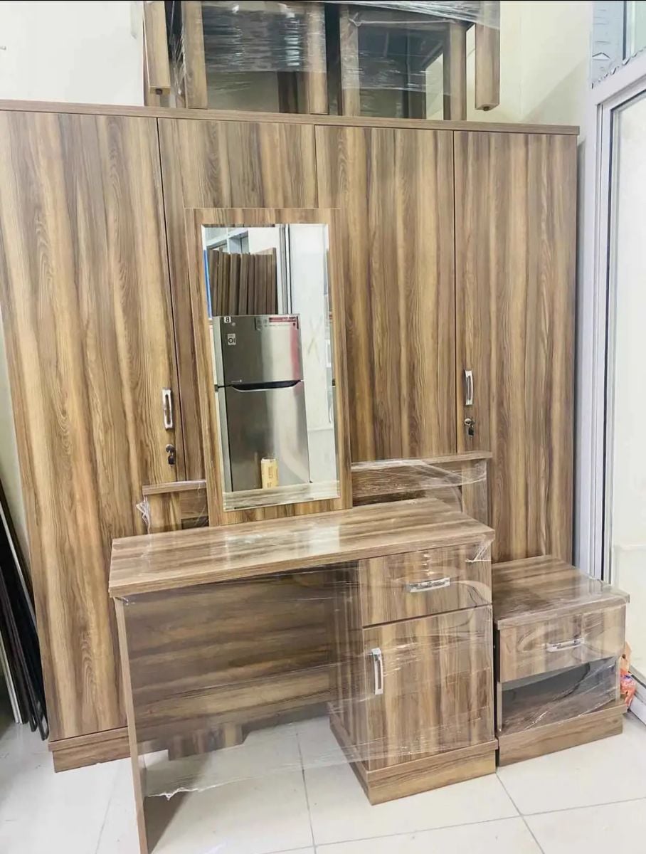Qatar Airways Furniture available - Image 12