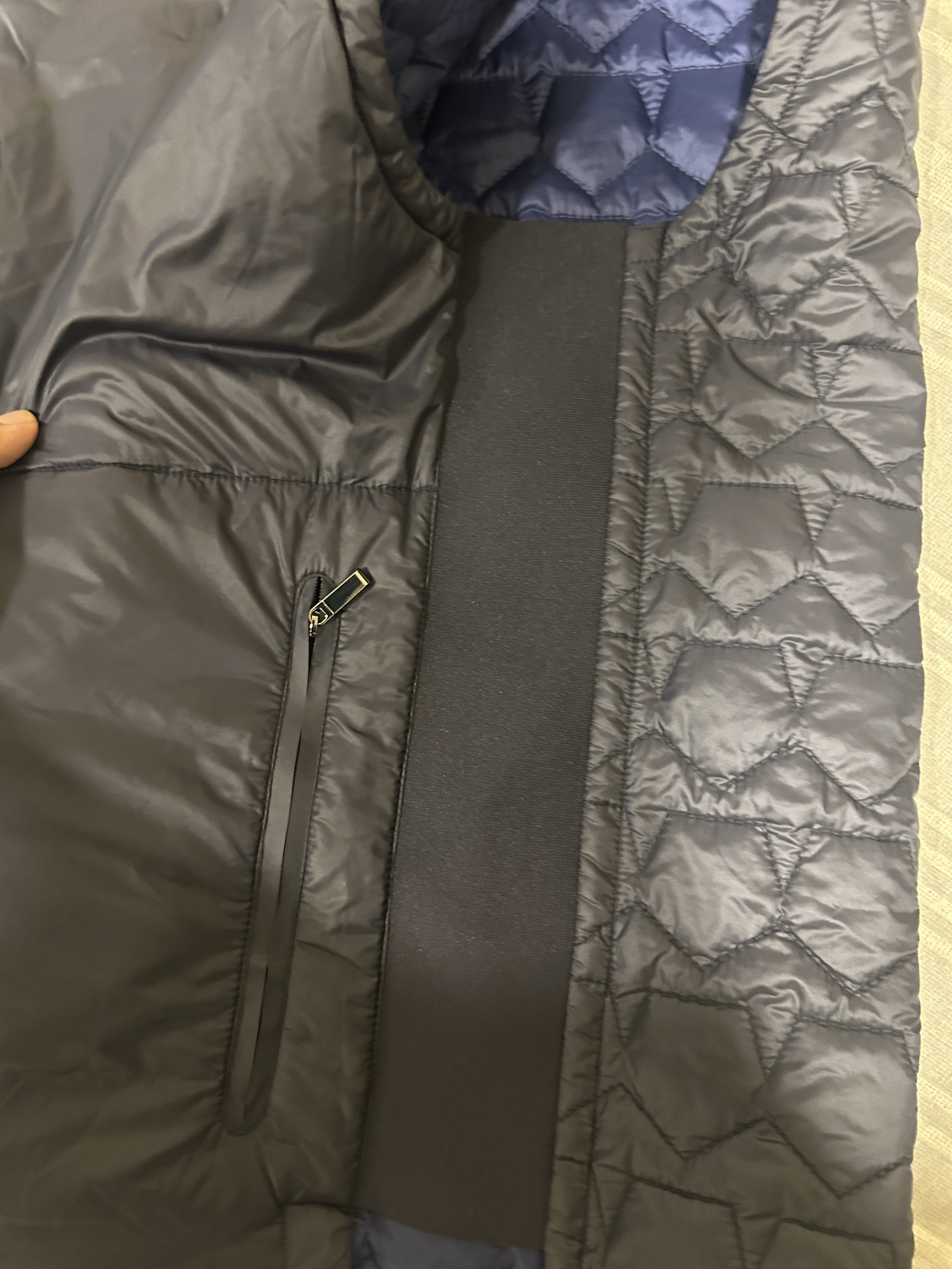 Z zegna double side vest 10000 qr original price - Image 2
