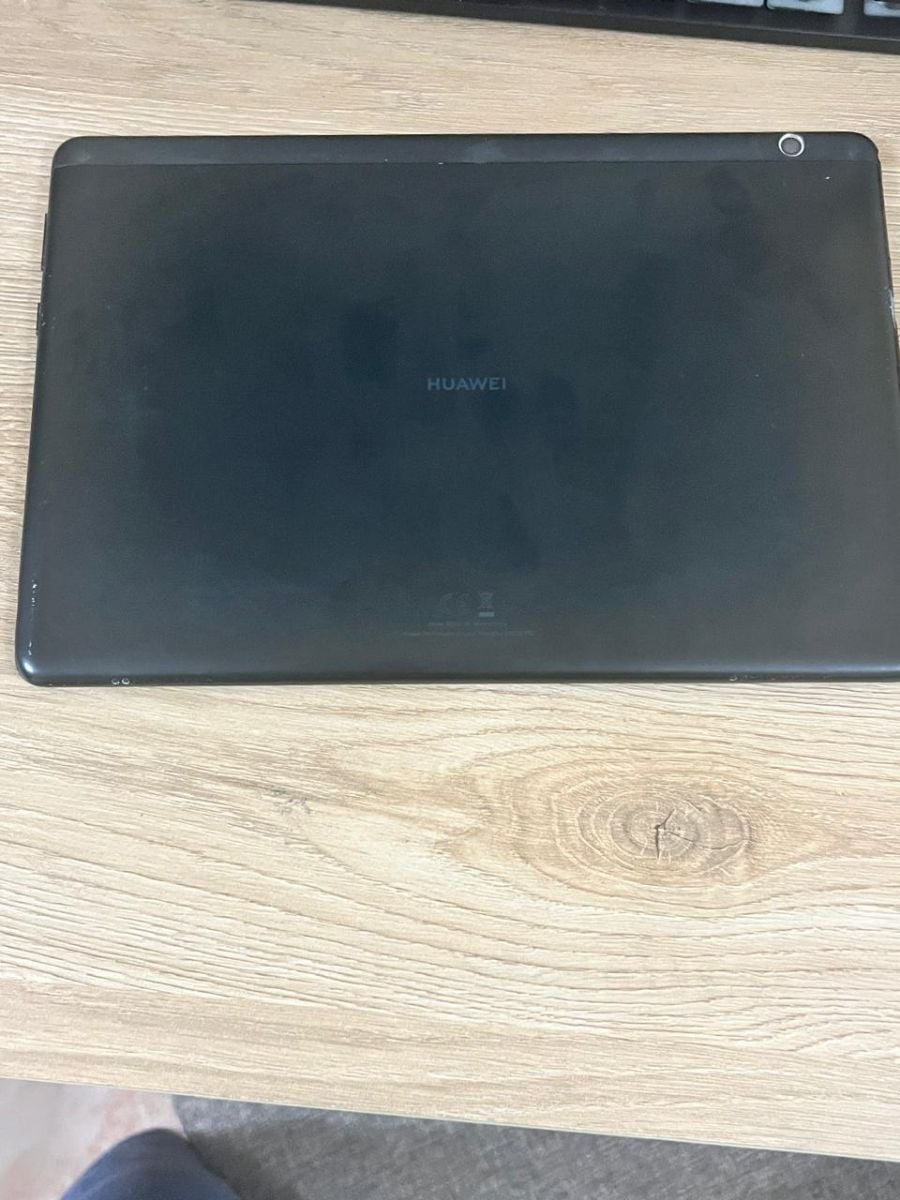 Huawei 10.1" tablet - Image 1