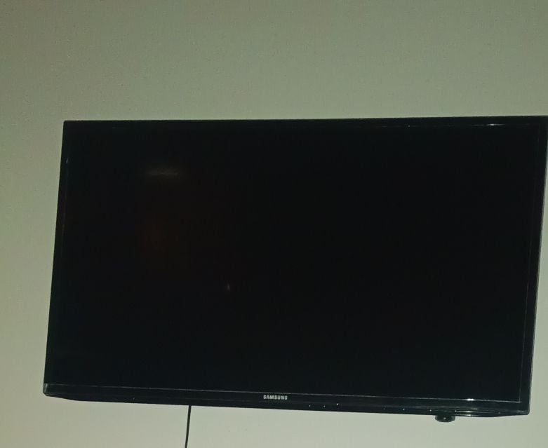 samsung LED TV - Image 1