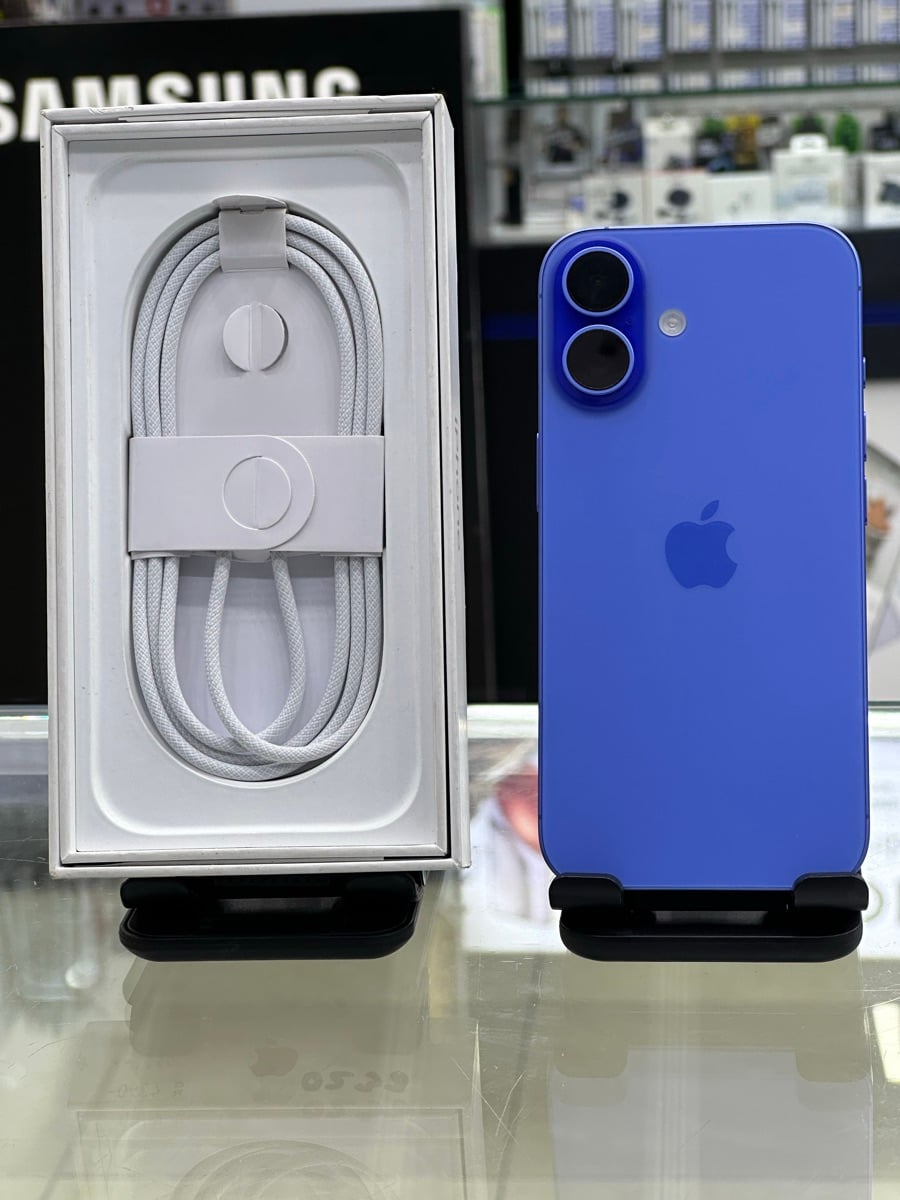 iPhone 16 - Image 1