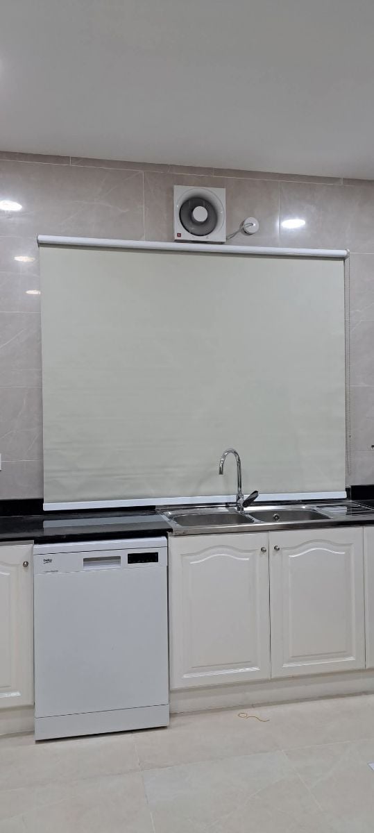 Curtain - Image 4