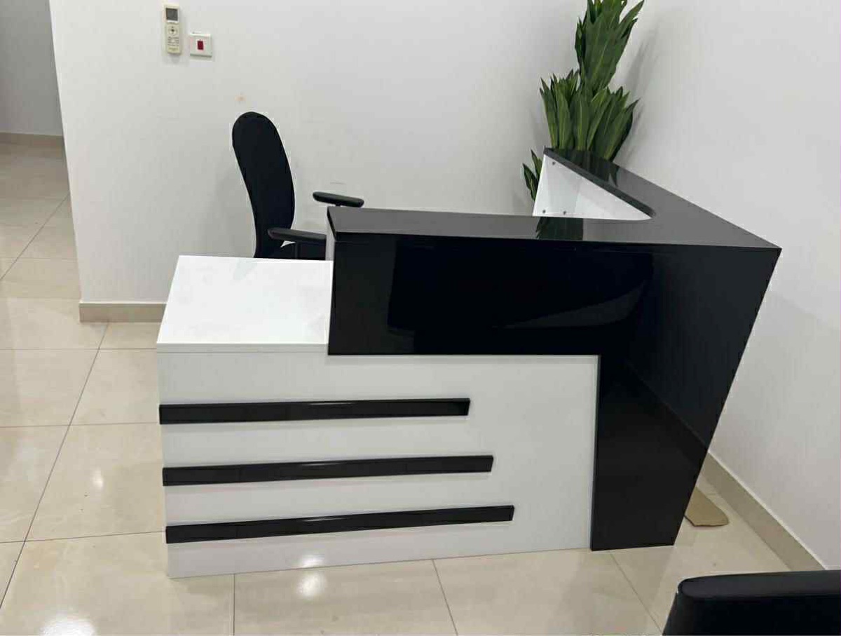 Reception desk - Image 2