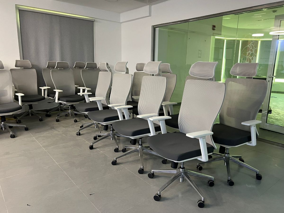 Used office desk and chair buy sell in qatar - Image 14