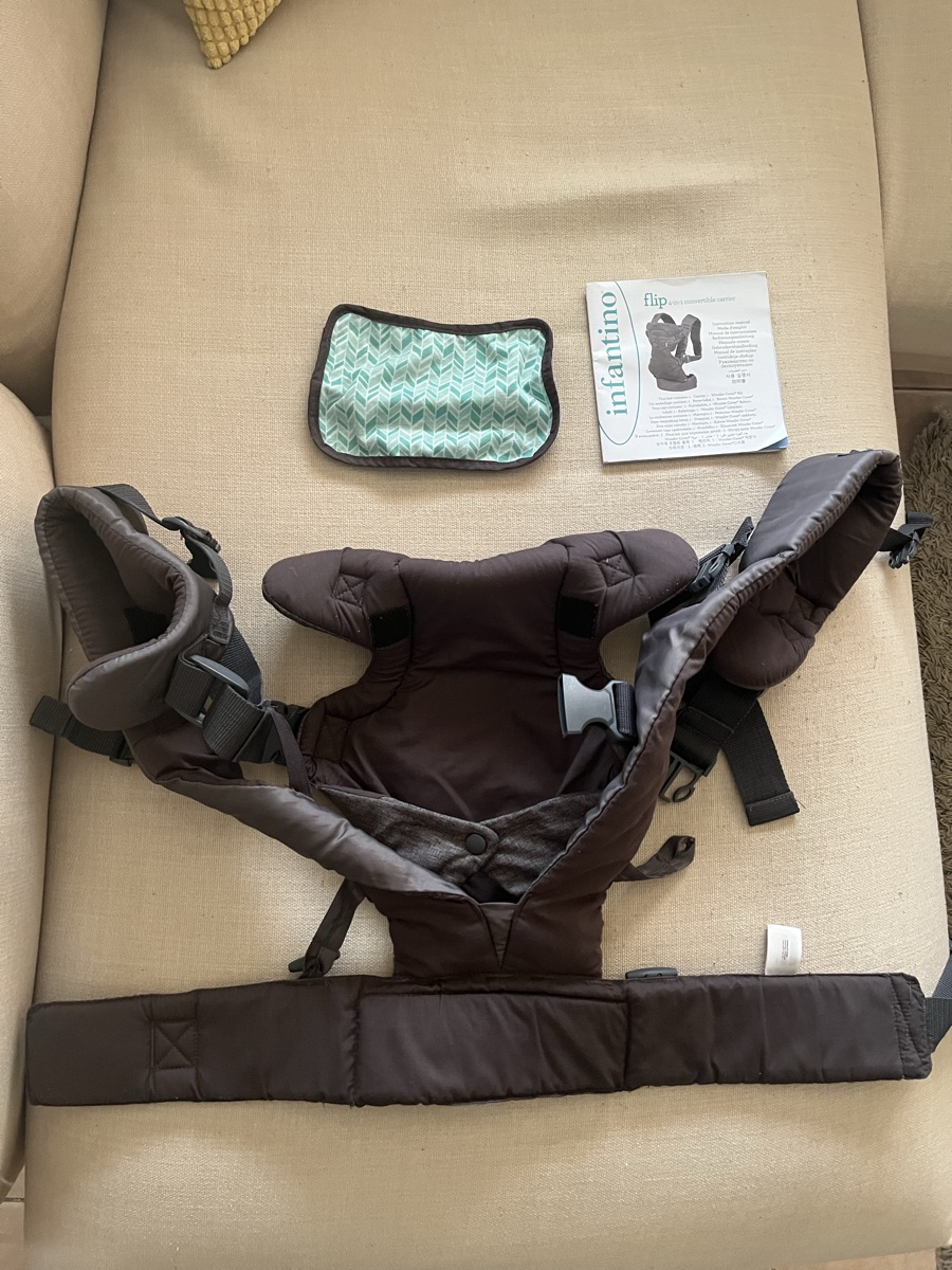 Infantino convertible baby carrier. - Image 2