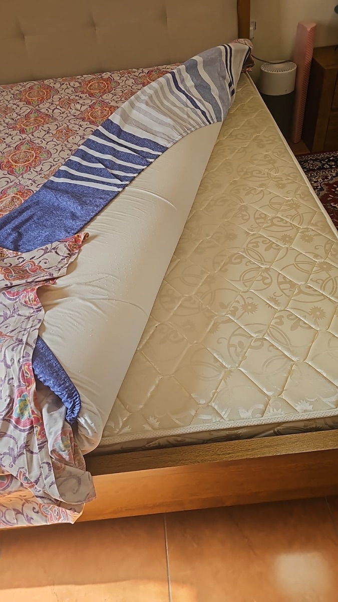 Wooden bed & mattress - Image 2