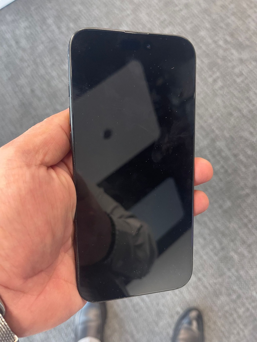 I phone 16 pro max 256 GB - Image 4