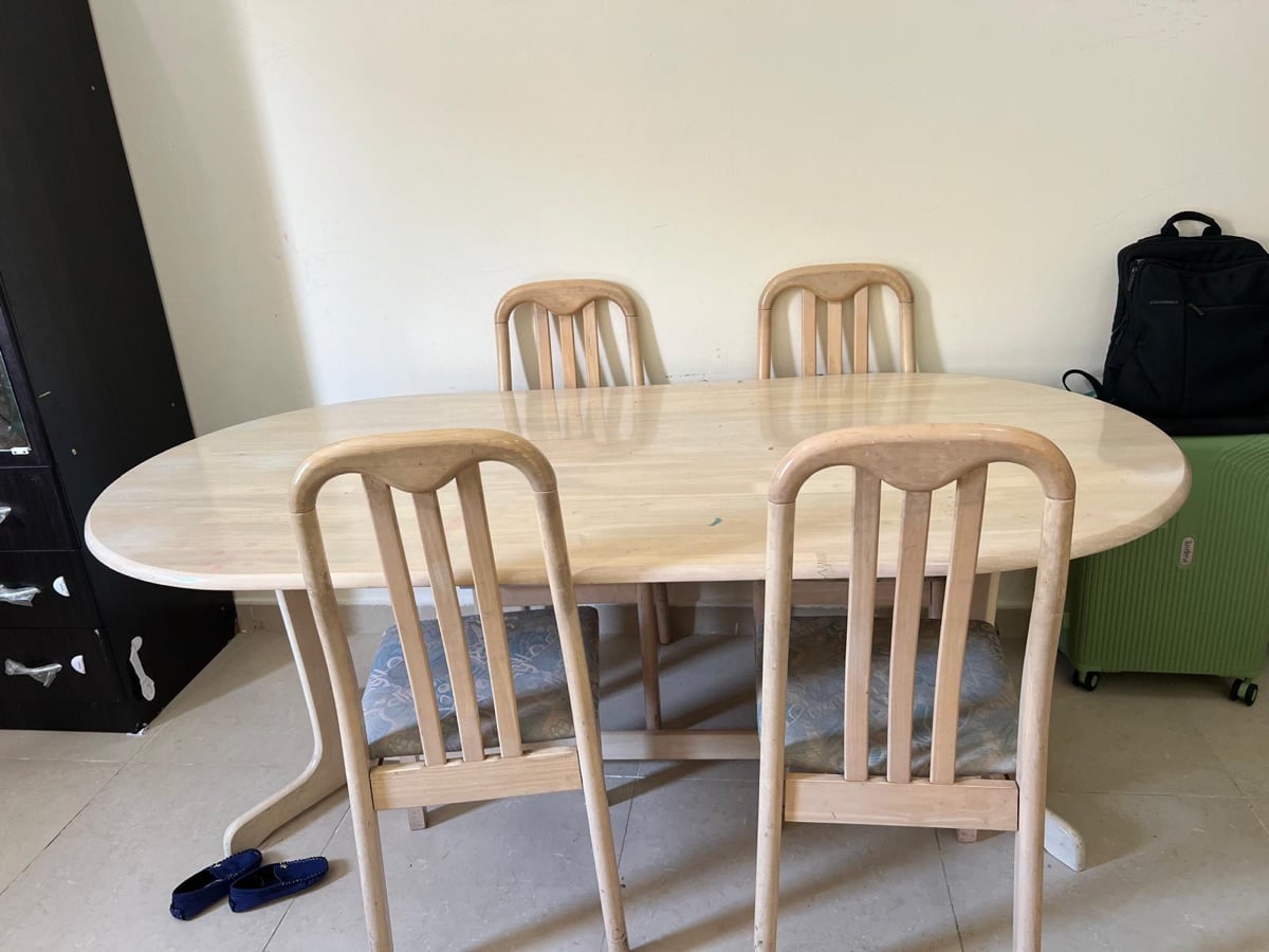 Dining table and 4 chairs - Image 1