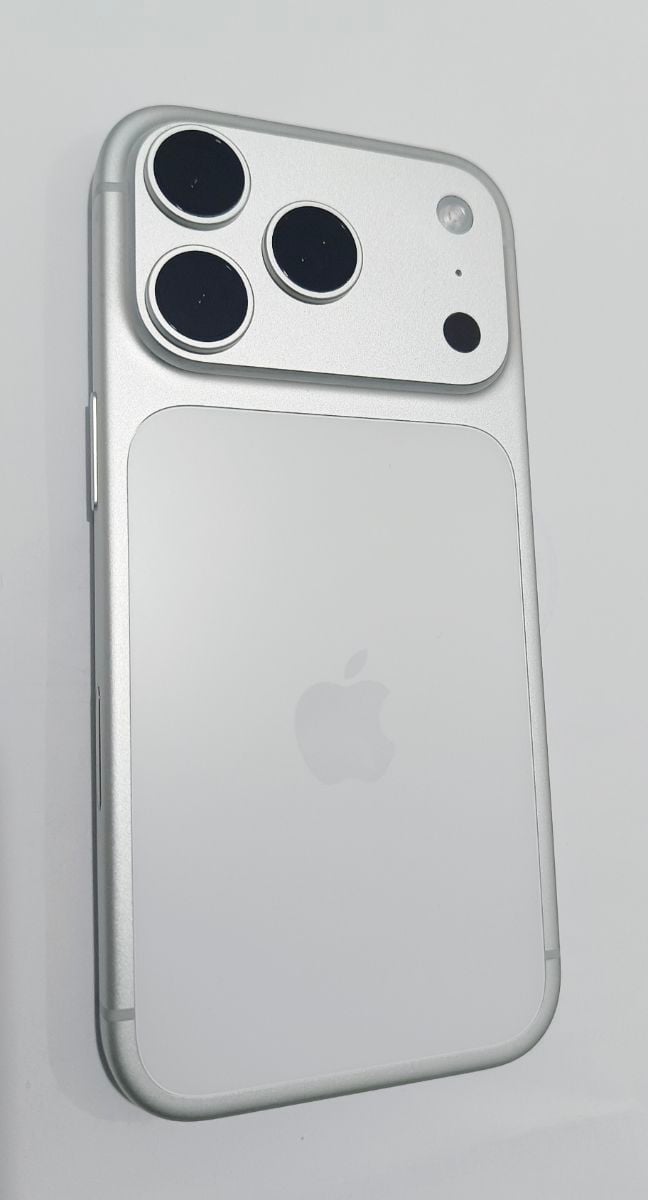 Iphone 17 pro 256 GB - Image 1