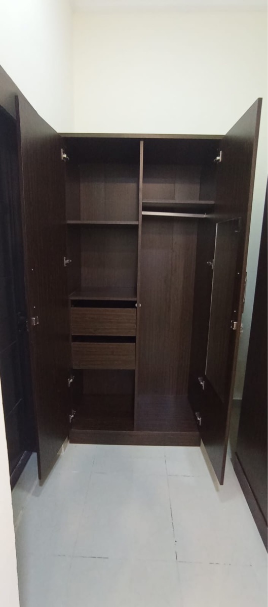 Qatar Airways furniture available - Image 7
