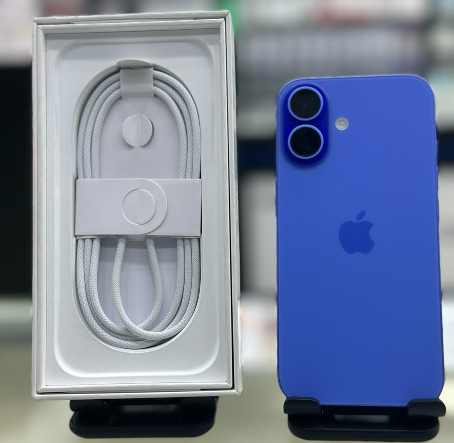 iPhone 16 - Image 3