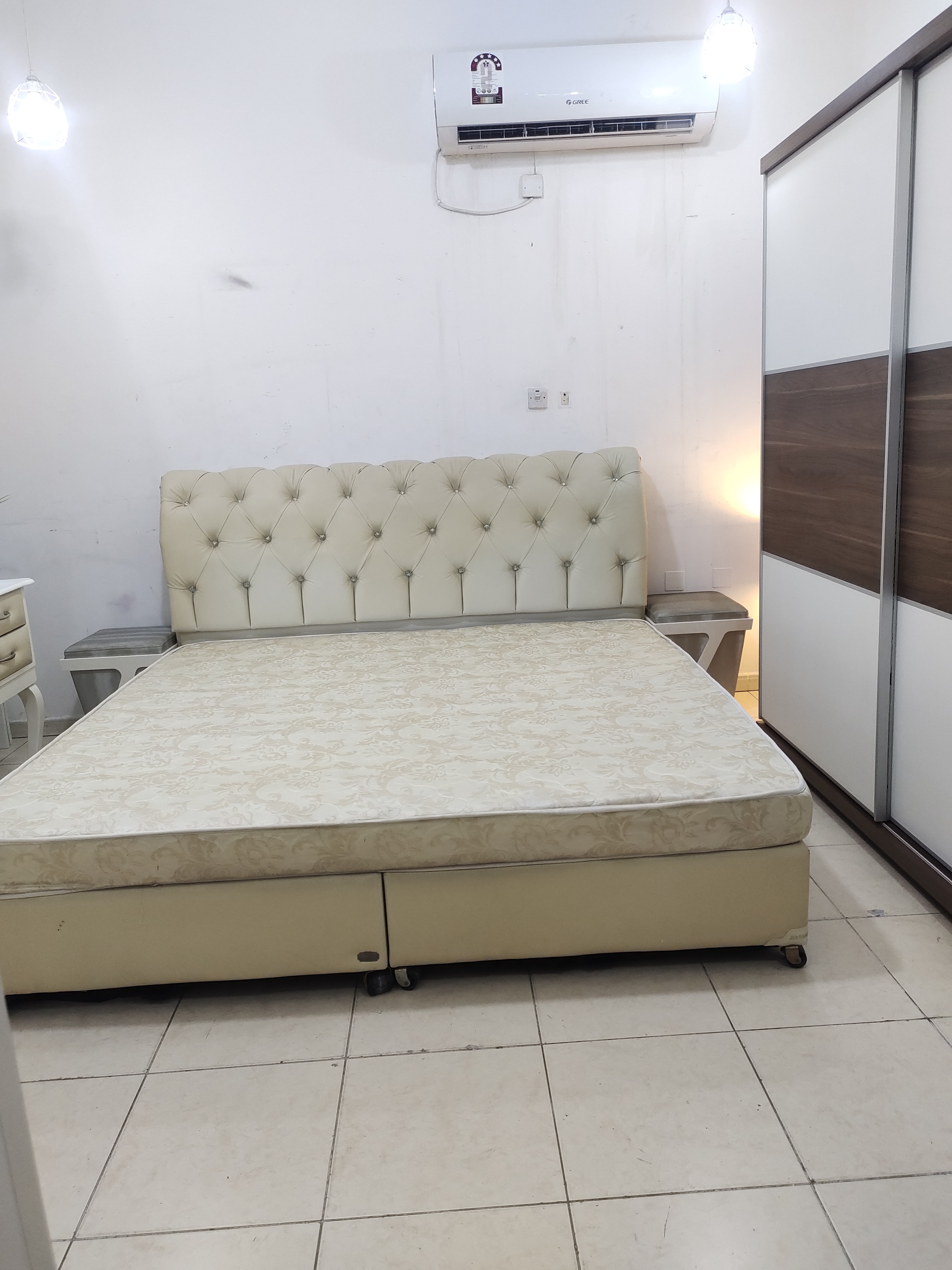 King size bedroom set for sale  - Image 3