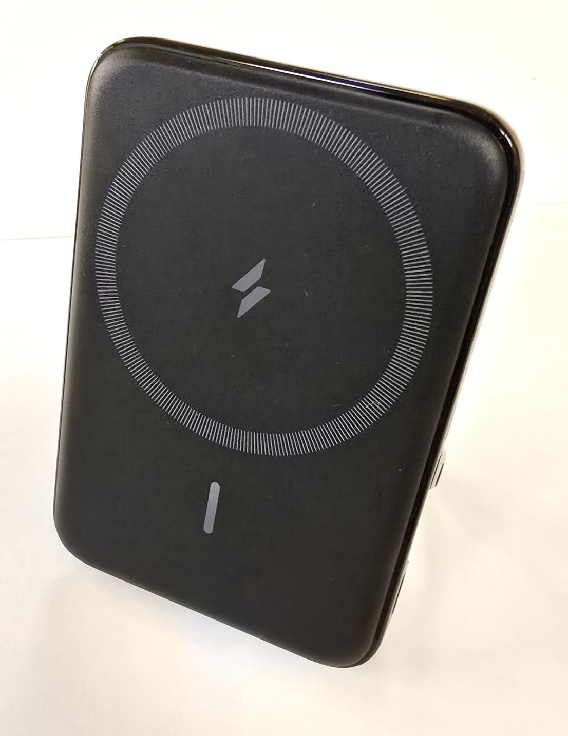 Anker MagGo Powerbank 5000mha with stand - Image 1