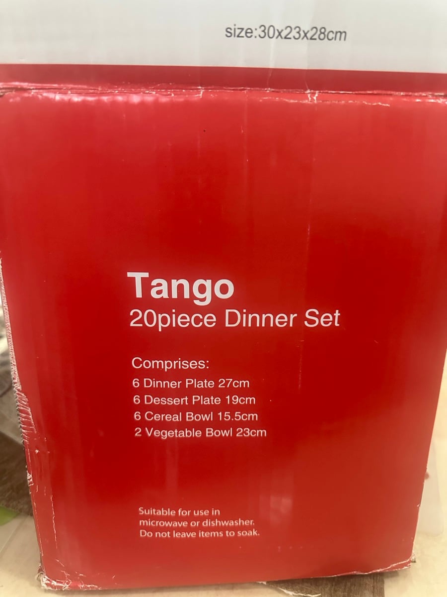 Dinner Set - Image 2