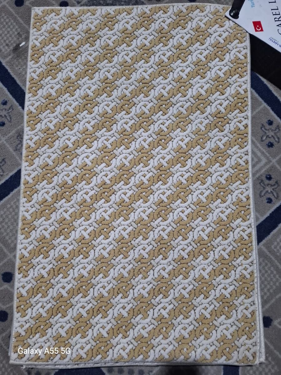 Good quality thick carpet - Image 3