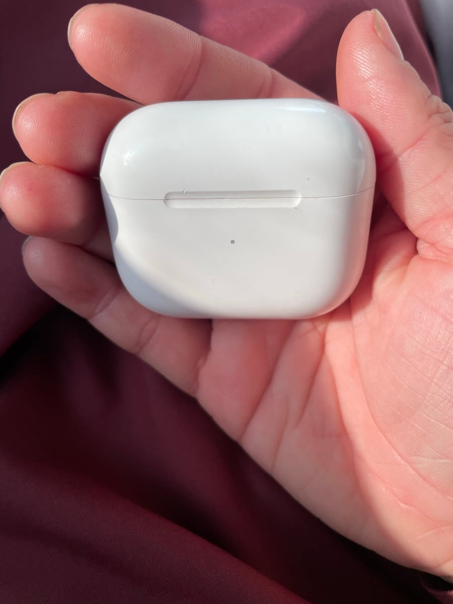 Apple AirPods 3 - Image 1
