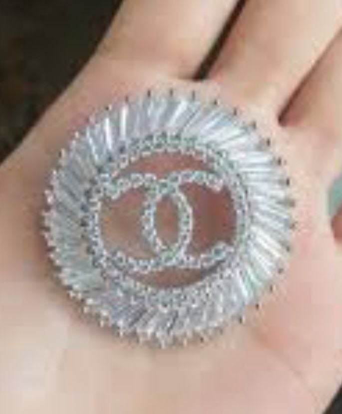 Brooches - Image 2