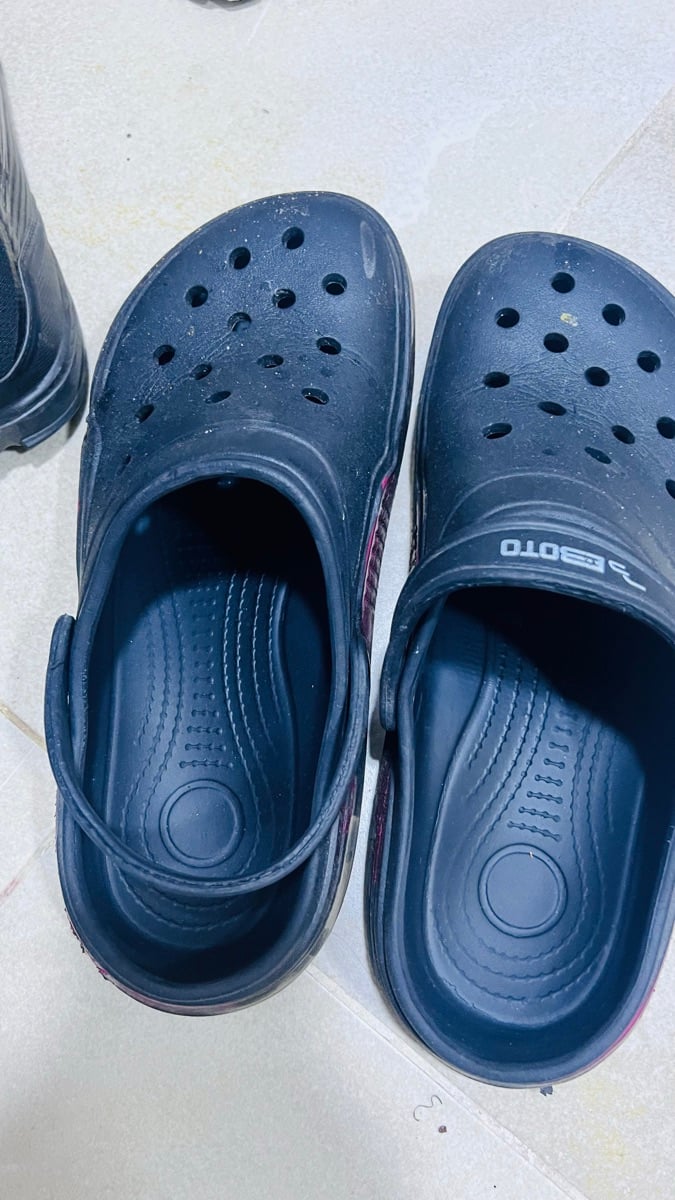 Shoes - Image 4