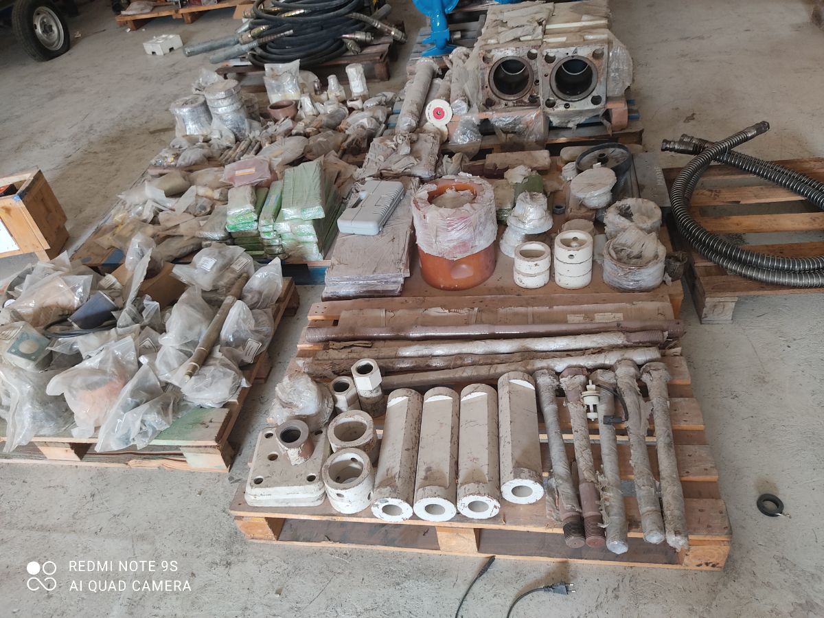 Parts for Furukawa hydraulic hammer - Image 1