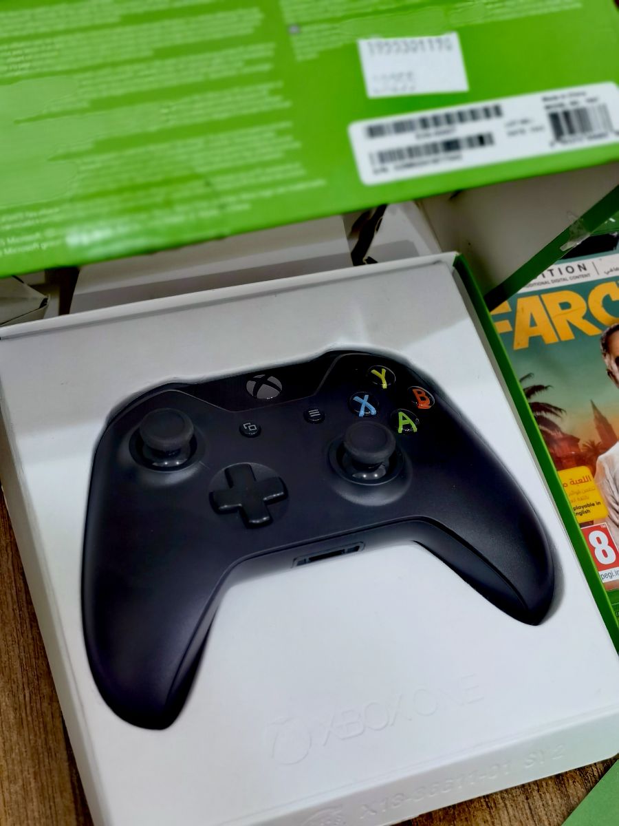 XBOX SERIES /ONE CONTROLLER Brand New - Image 3