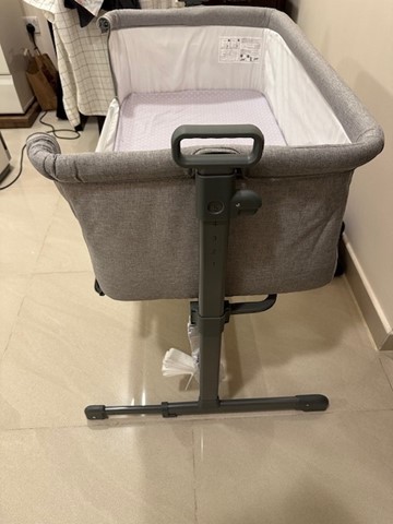 Baby cradle rarely used, less than 8 months - Image 3