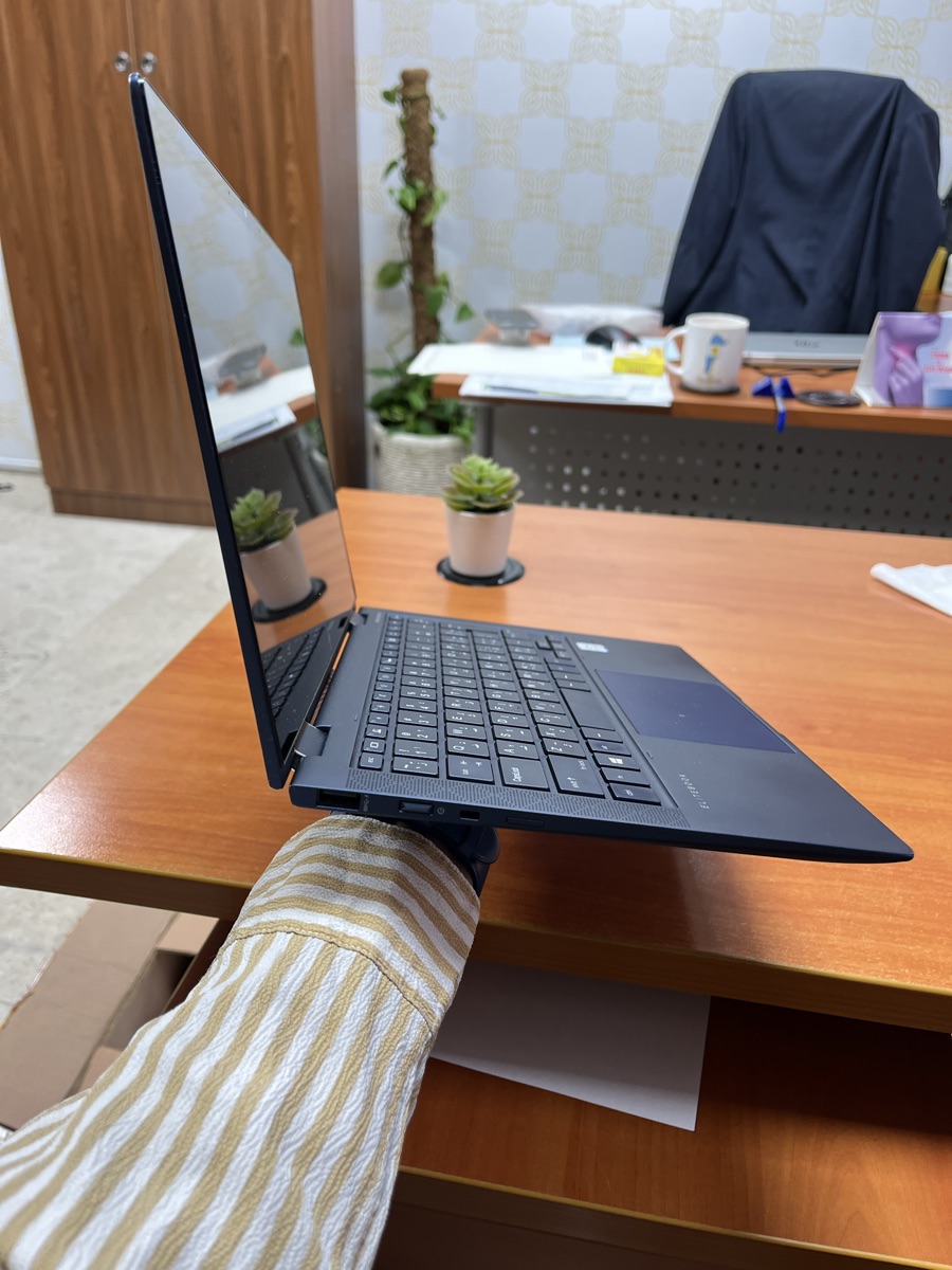 HP ELITEBOOK Laptop - Image 5
