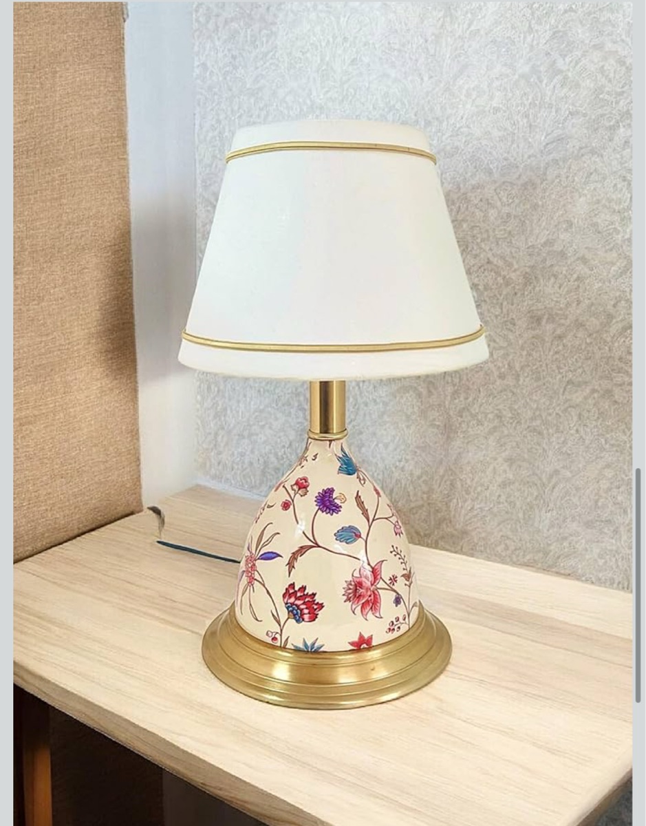 Table lamp مصباح طاولة - Image 5
