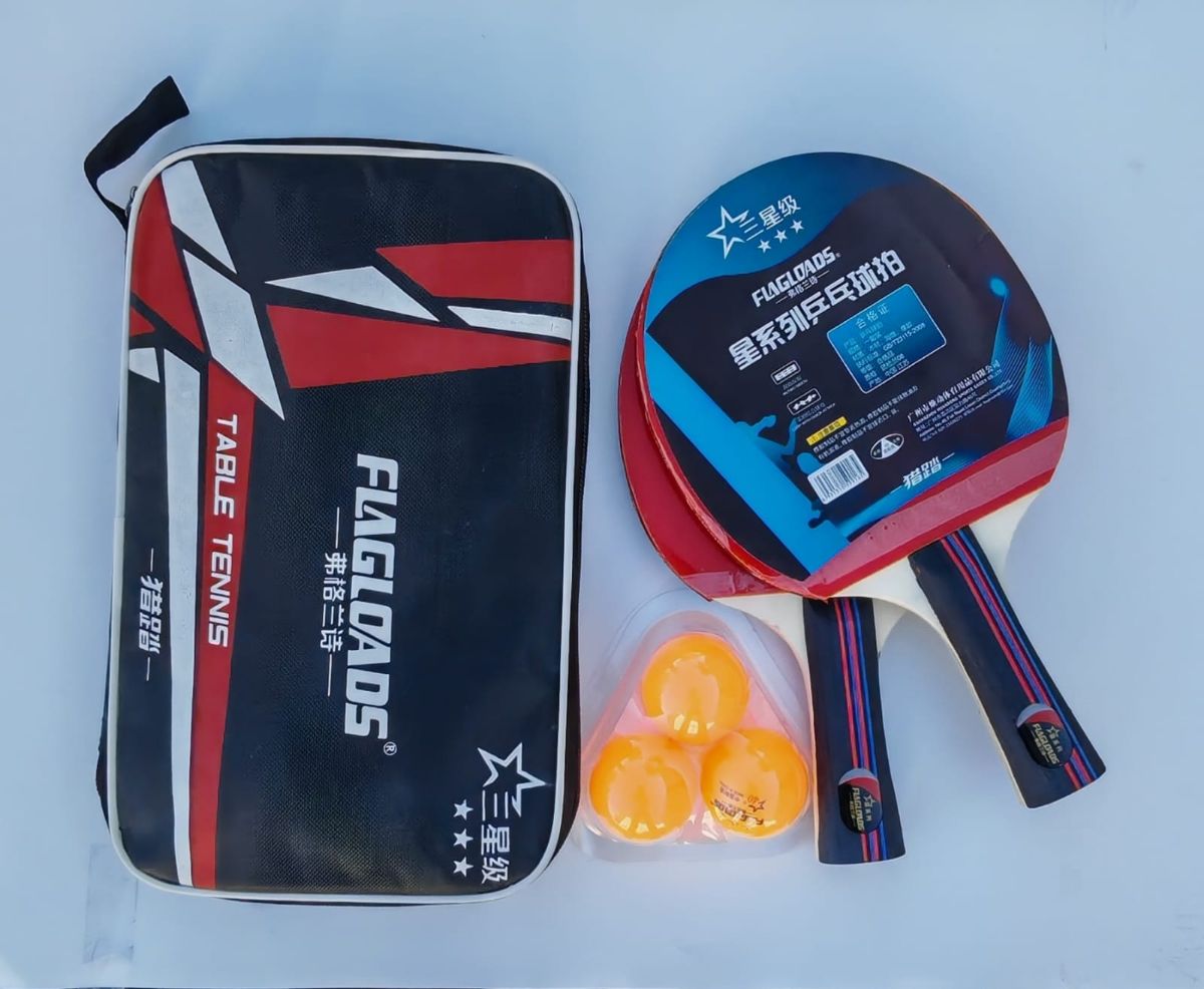 Table tennis racket with ball - Image 1