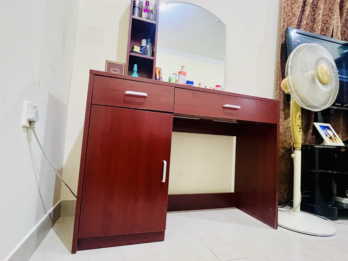 Complete King Size Bedroom Set – Bed, Wardrobe & Dressing Table – Good Condition! - Image 3
