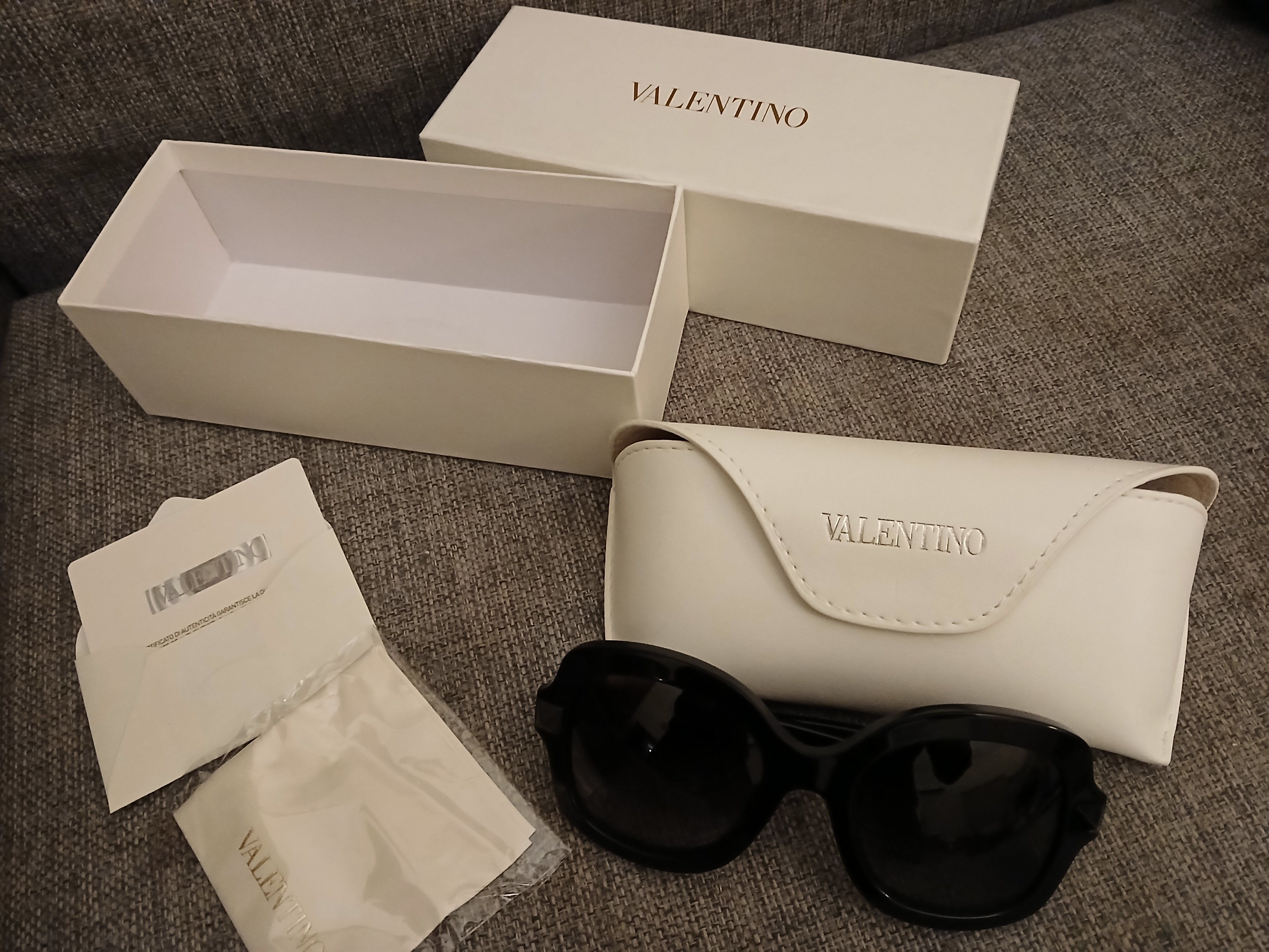 Sunglasses (Valentino) - Image 1