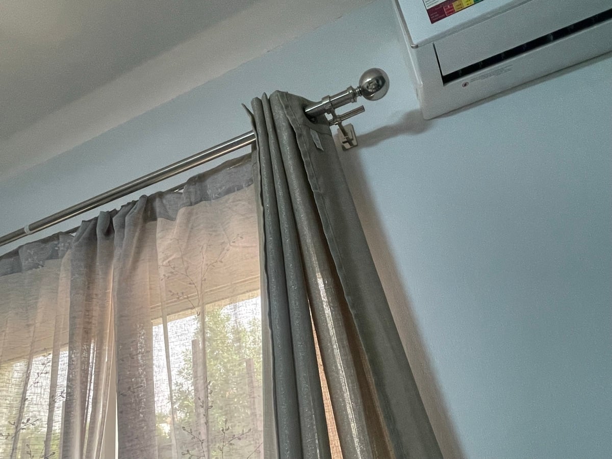 Curtains - Image 3